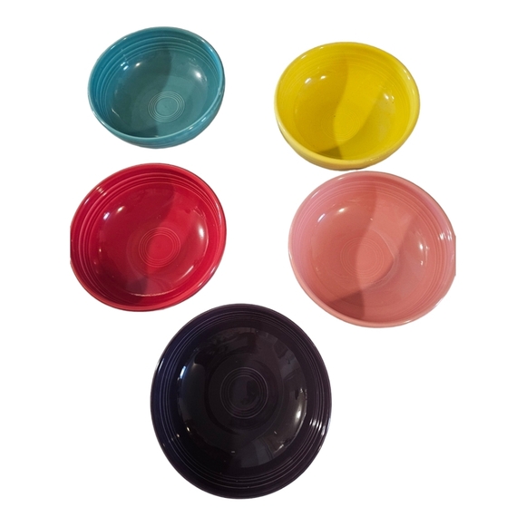 New Fiesta Medium Bistro Bowl Sunflower Yellow 38 Ounces - Picture 3 of 5